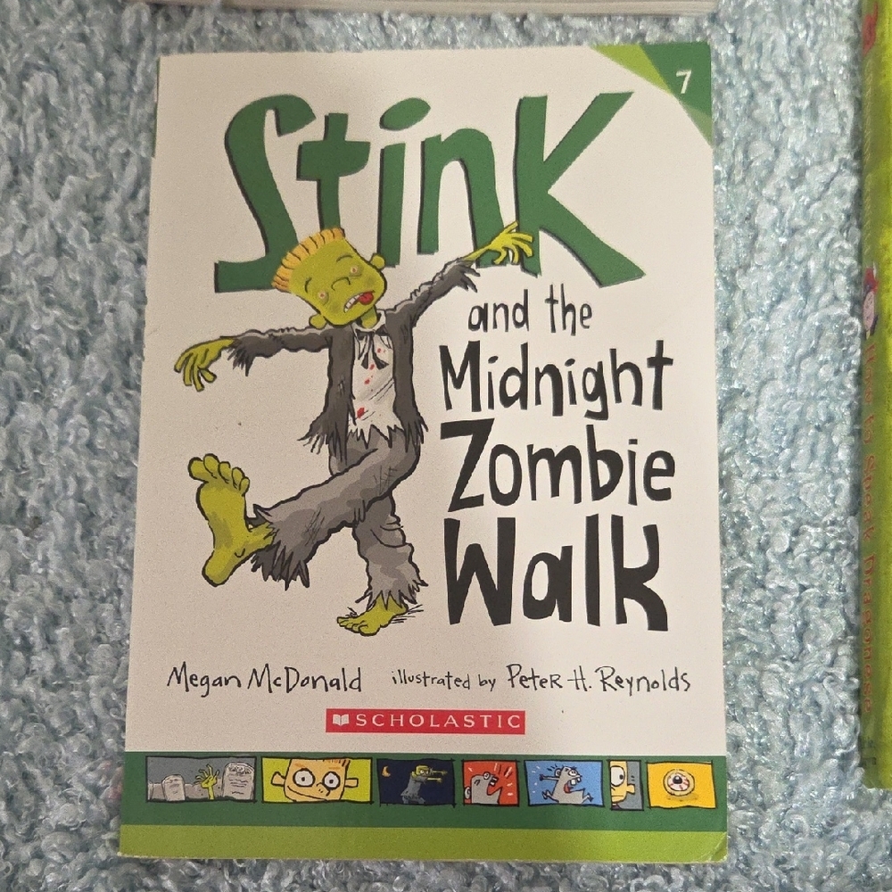 Children's Book Collection - Picture 3 of 8